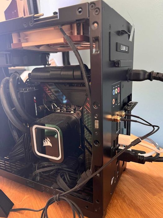Lian Li Q58X3 Mini-ITX PCIE 3.0 ou 4.0 Black