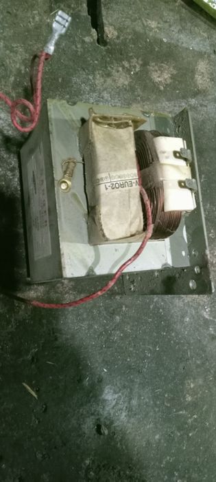 Запчастини до мікрохвильової печі