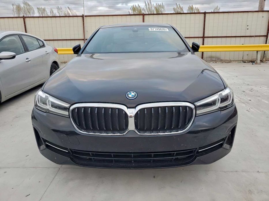 BMW 530e      2023