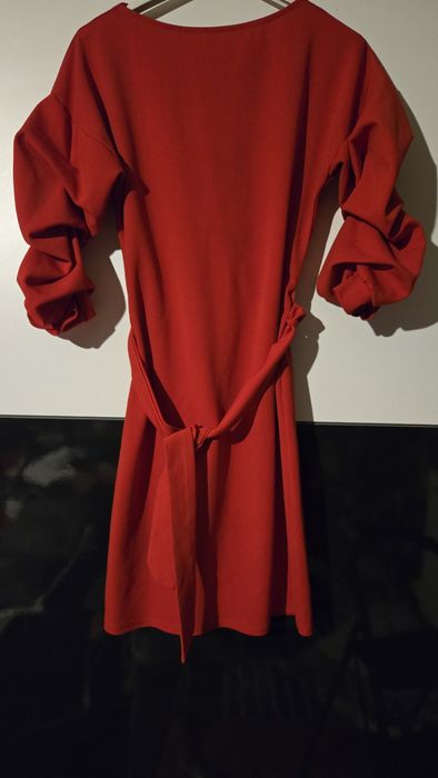 Sukienka czerwona.