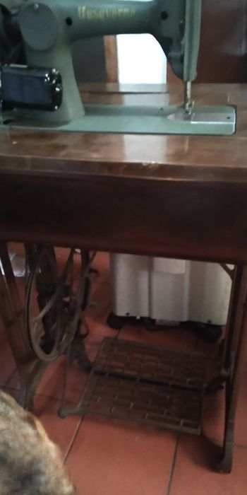 Máquina de costura de marca Husqvarna