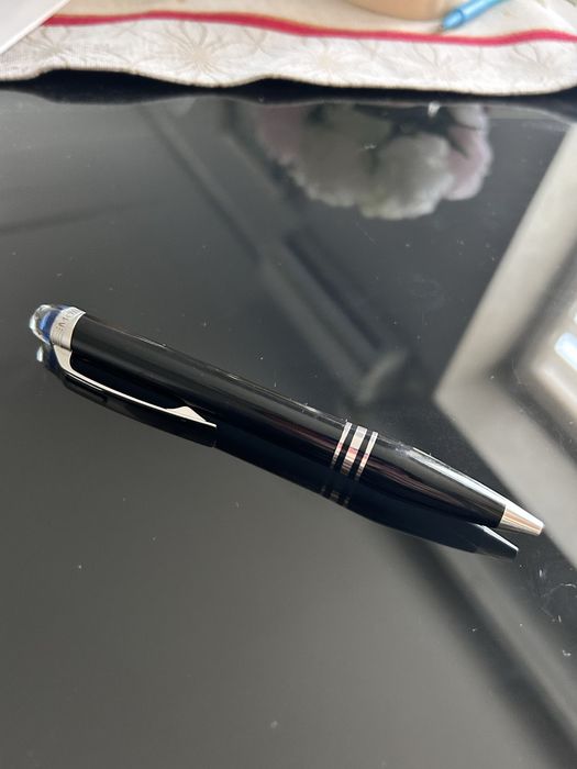 Ручка Montblanc StarWalker із дорогоцінної смоли.
