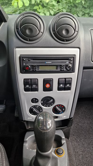 Dacia Logan 1.6 16v /7os./HAK /KLIMA /