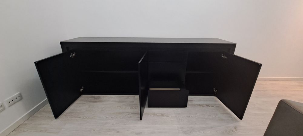 Aparador em madeira maciça