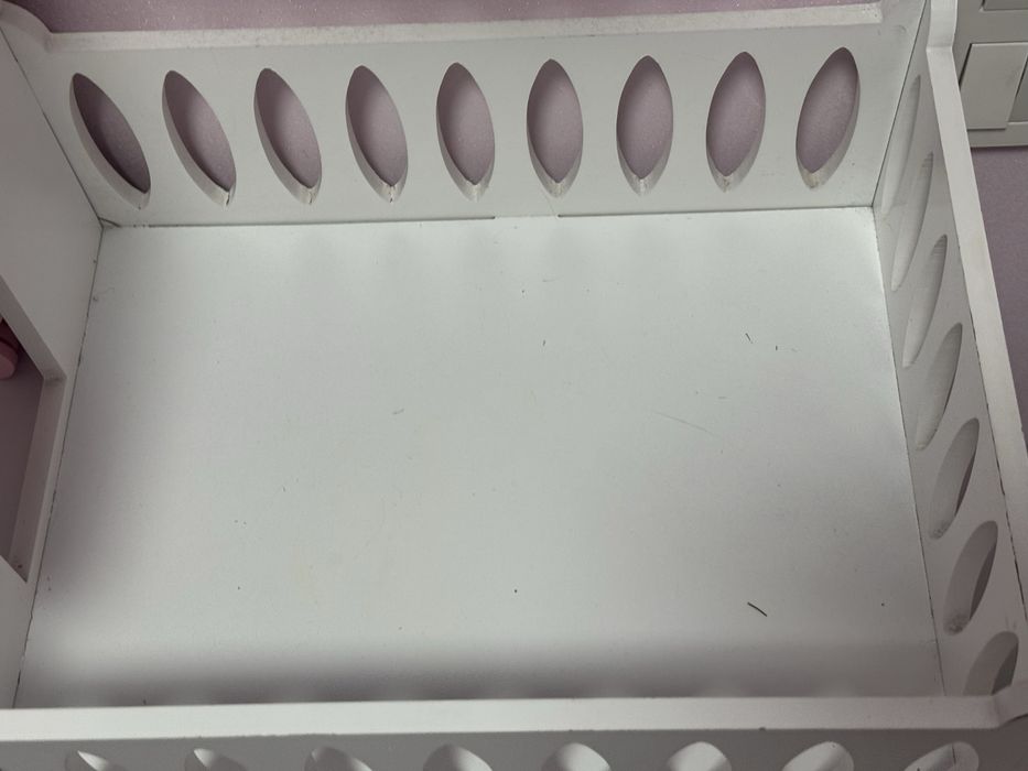 дитячий будиночок,з меблями(з дефектами)