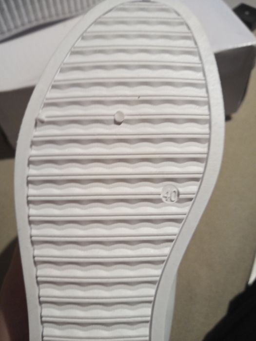 Sneakersy nowe białe rozm. 39-40