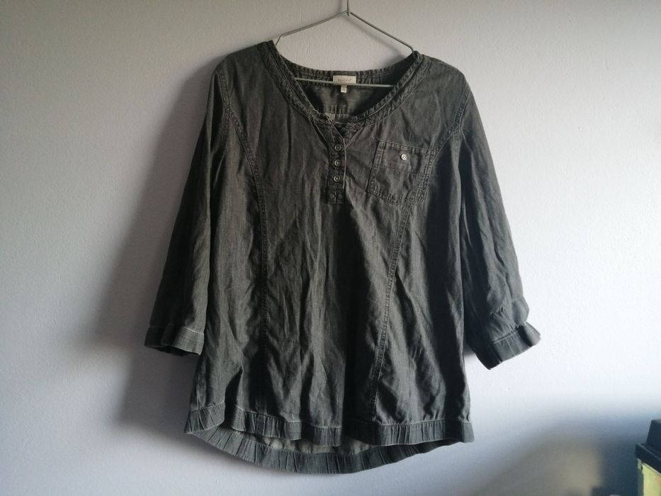 Szara bluzka z guzikami wygodna