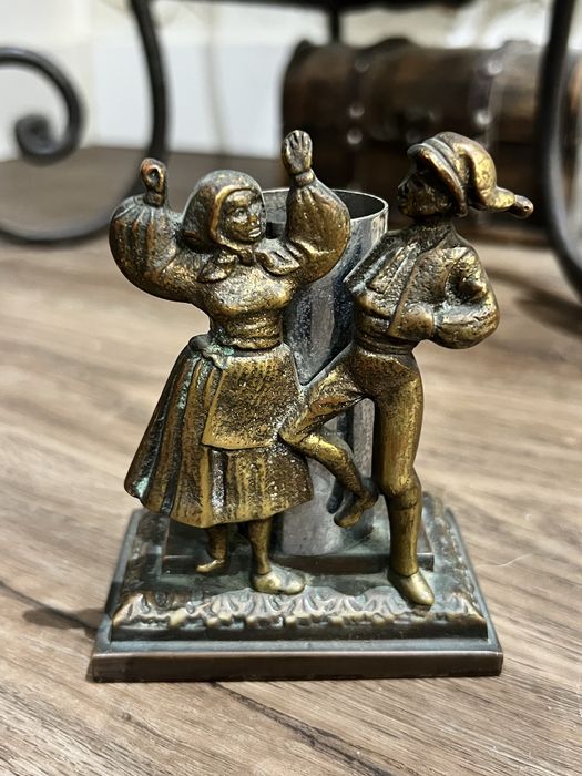 Porta-cirio pascal bronze.