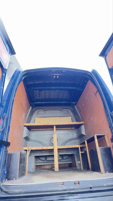 Nissan nv 400  de 6 lugares