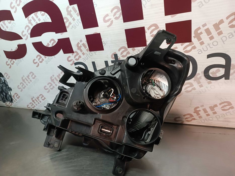 Otica / Farol Citroen Berlingo / Peugeot Partner 2012-2015 - Direito