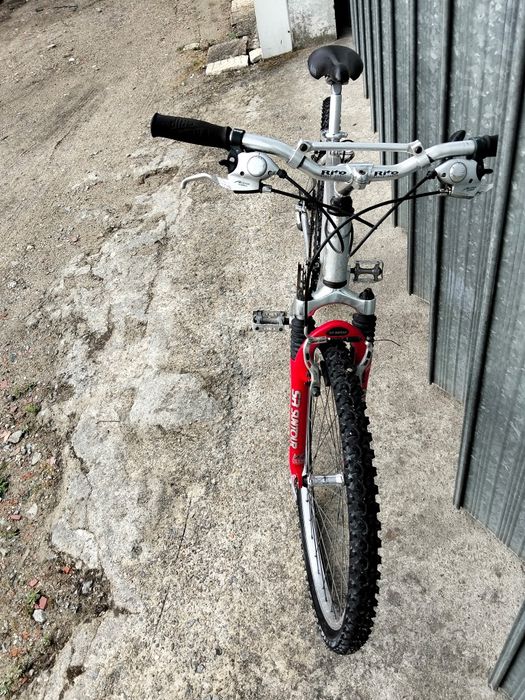 Bicicleta em alumínio