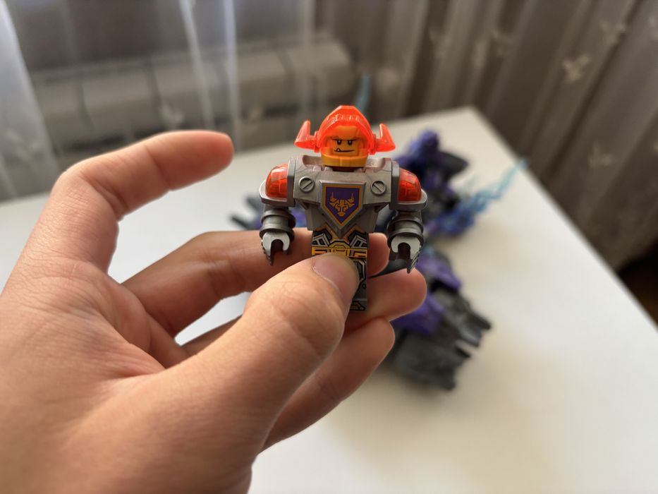 Lego Nexo Knights 70350 і 70312