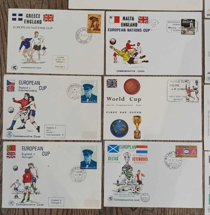 Onze capas comemorativas de jogos de futebol da Taça dos Campeões Europeus, da Taça das Nações Africanas e do Campeonato do Mundo.