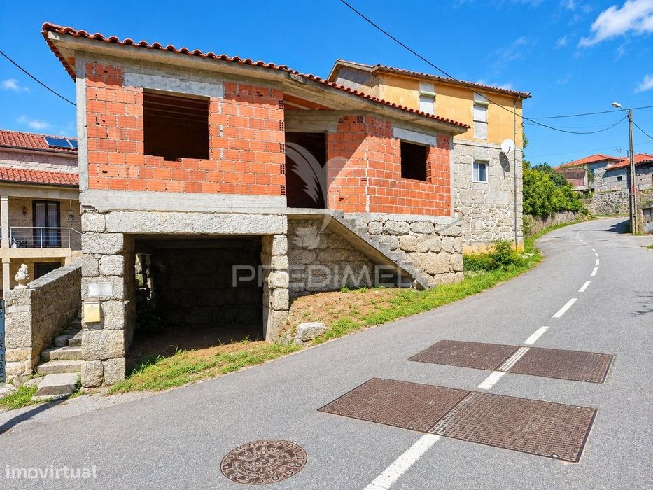 Moradia em Estrutura em Rossas, Vieira do Minho