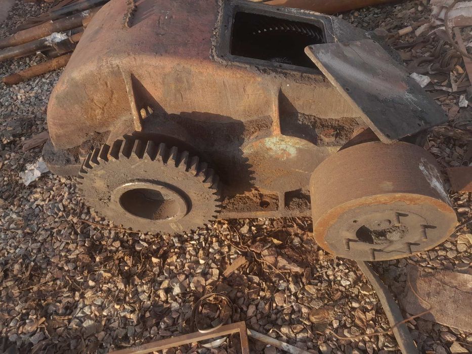 Продам редуктор Ц2-750-50