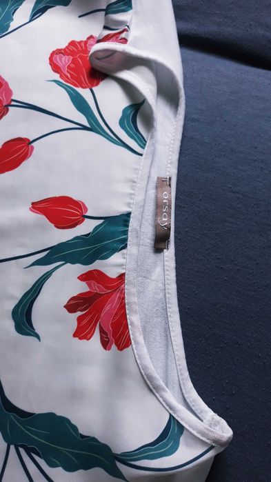 biała bluzka w czerwone kwiaty Orsay L 40 lekkie kimono
