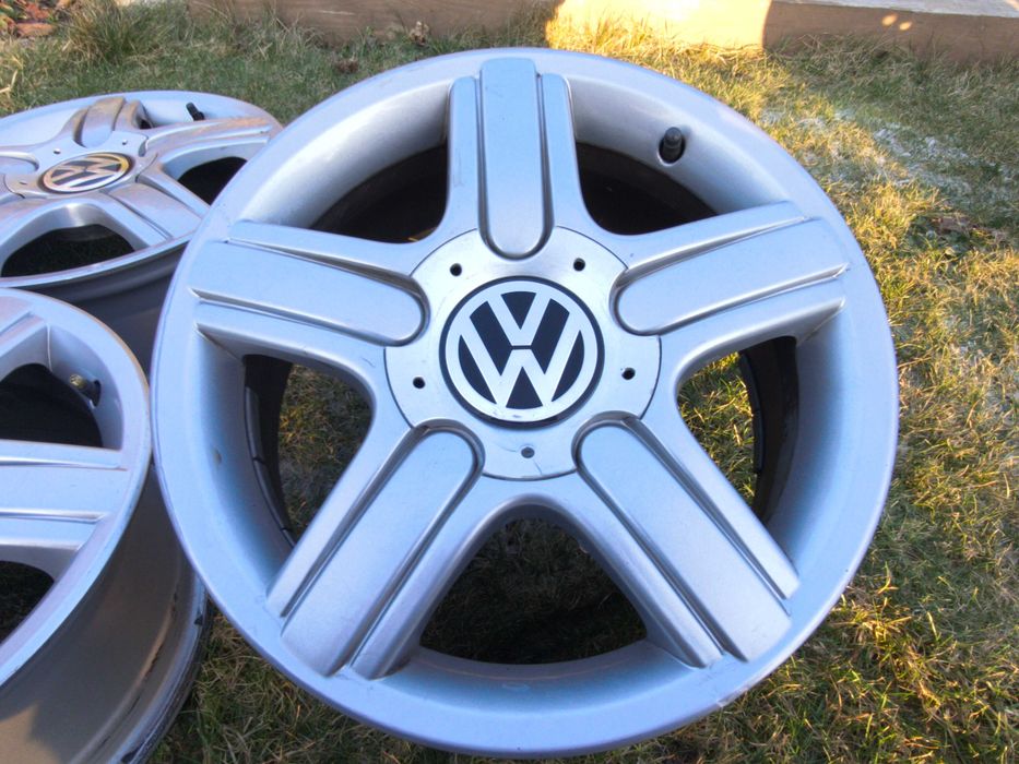Felgi 15 VW Polo Beetle Fox golf 5x100