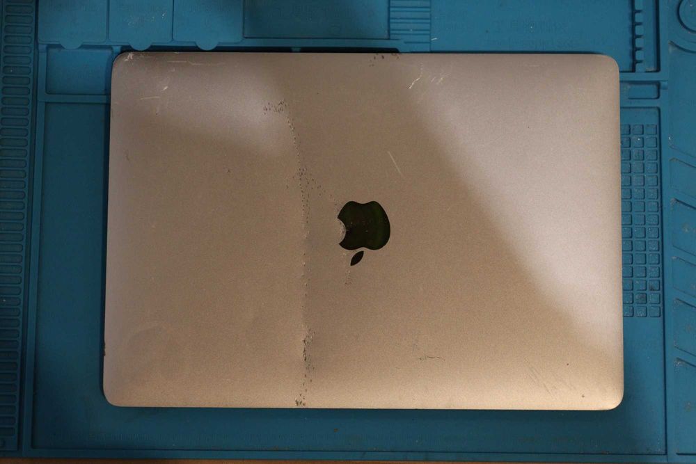 MacBook Pro A1989 (EMC 3214) na części / do naprawy