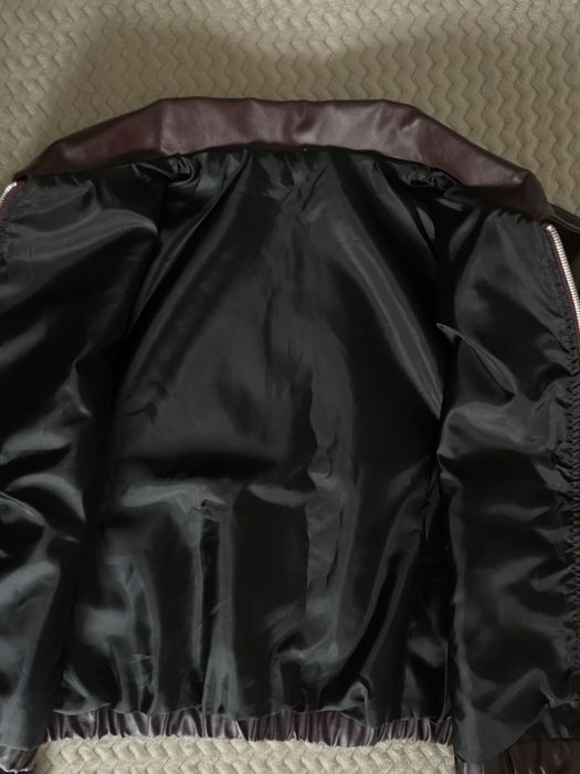 Нова куртка із кожзаму