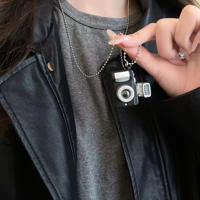 Намисто зі спалахом і камерою