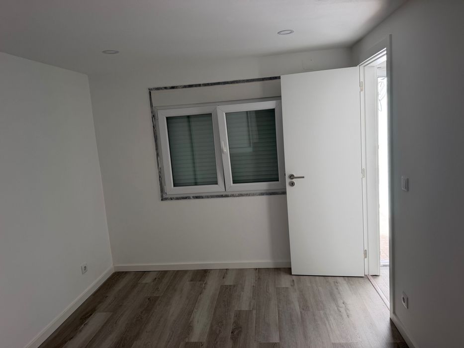 Moradia Germinada V2 na Baixa da Banheira