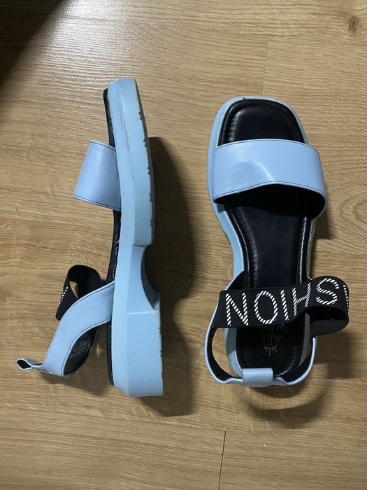 Літні босоніжки.