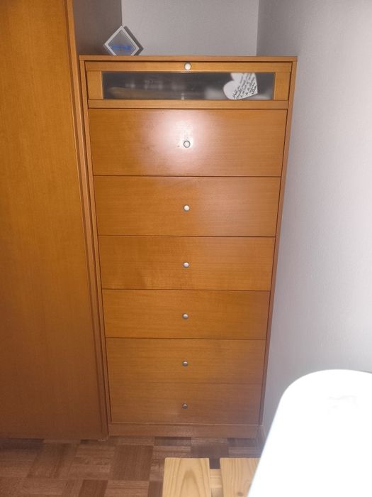 Cómoda/camiseiro urgente