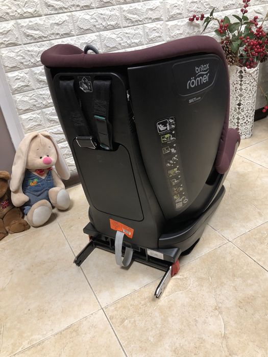 Автокрісло Britax Römer TRIFIX2 i-SIZE Група 1 (9-18 кг) Isofix