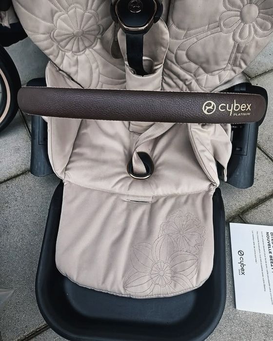 Прогулянковий блок Cybex Priam simply flowers