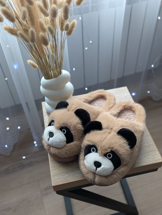 Милі домашні тапочки панди