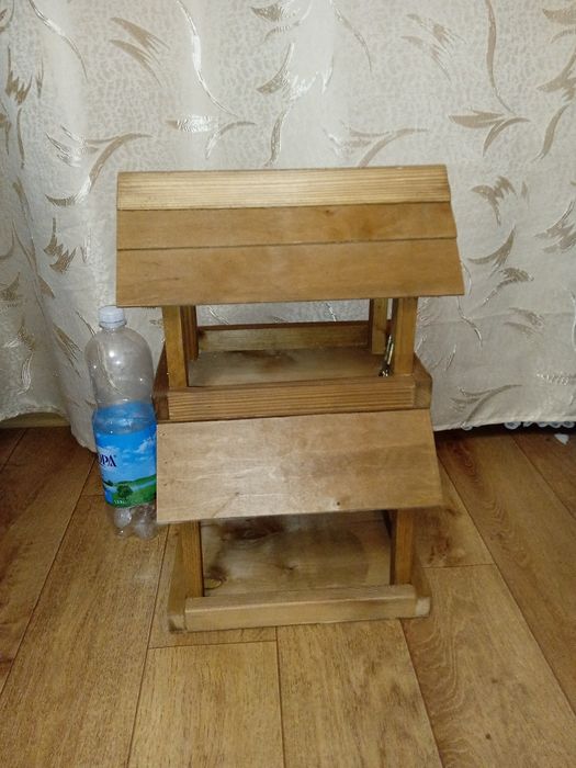 Кормушки двухъярусные для разных  птиц