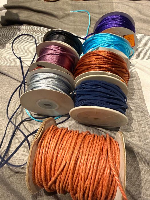 Sznurki ozdobne- towar po likwidacji pasmanterii