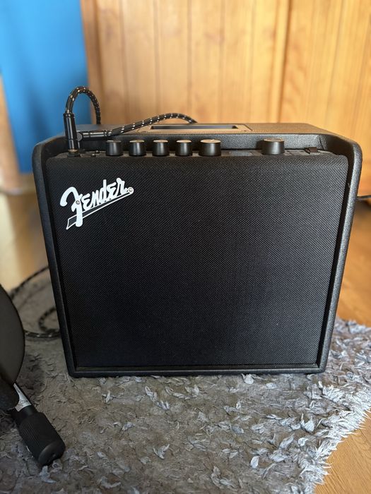 Bundle Guitarra Elétrica Harley Benton Fusion-III + Amplificador Fender Mustang LT25 (Impecável) + EXTRAS