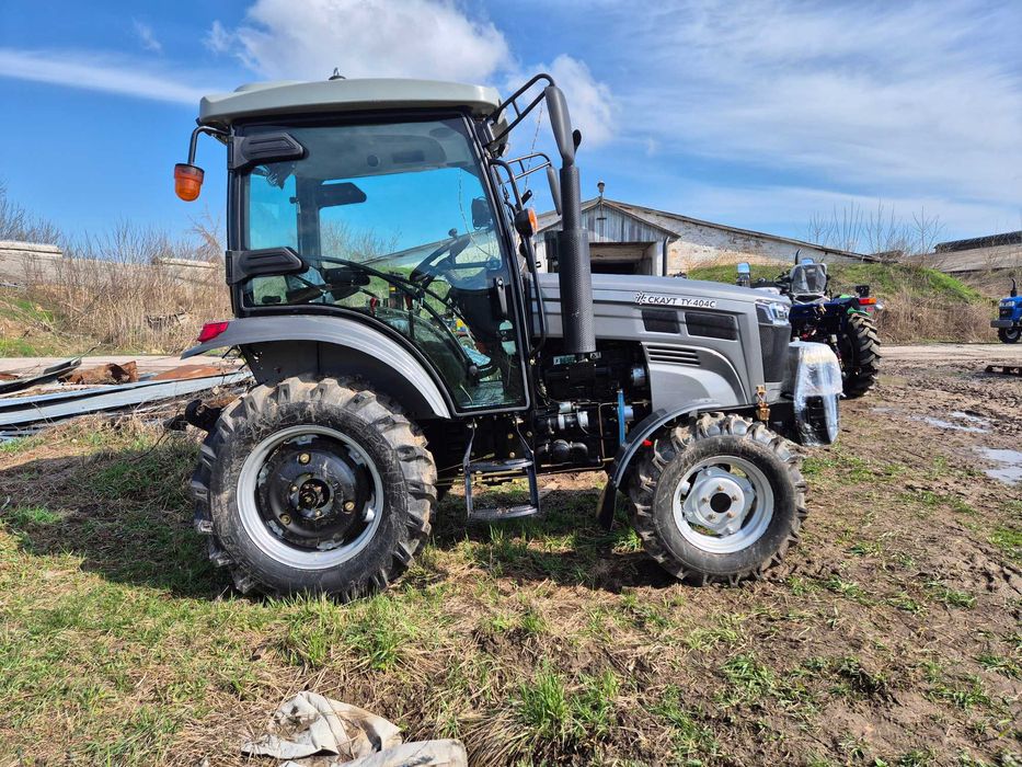 Трактор Скаут 404С кабина обшита 2024 года