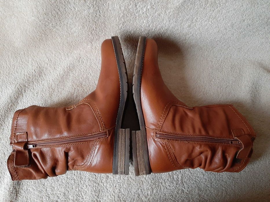 черевики p.i.u.r.e. Італія 35р.устілка 23см