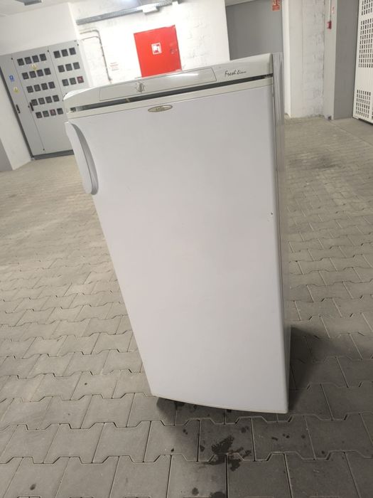 Lodówka mała transport wniesienie