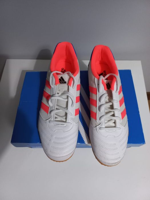 Sapatilhas de futsal por estrear n°41,5