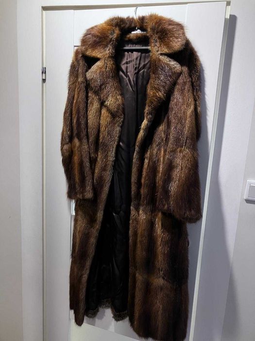 Luksusowy płaszcz damski z futra piżmaka – jak NOWY! Ręcznie szyty!