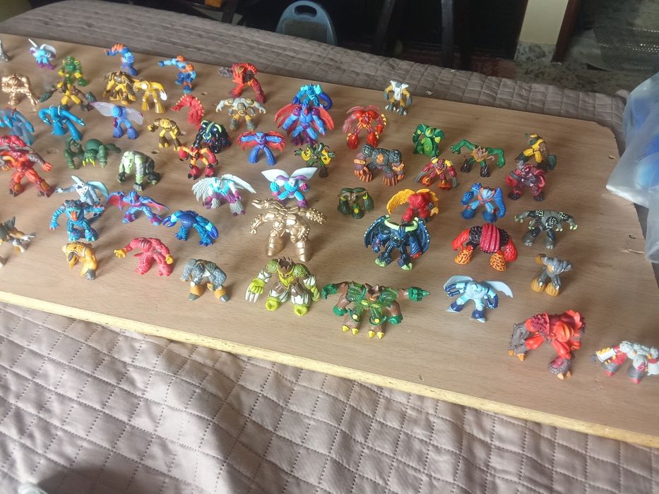 Bonecos de coleção novos