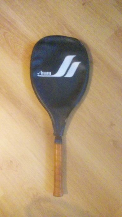 Теннисная ракетка Аист из 80х.