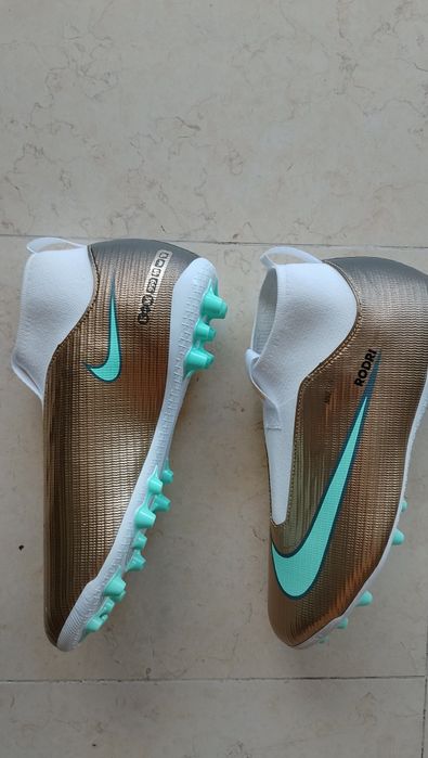 Chuteiras Nike Novas