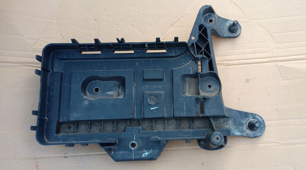 podstawa akumulatora vw seat skoda 1k0915333