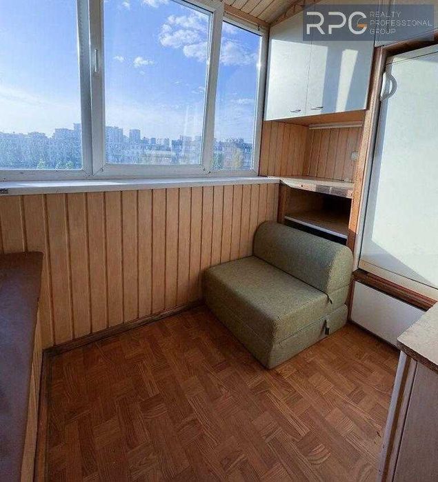 Продається 3к. квартира по вул. А.Солов'яненка,8  рк