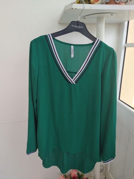 Blusa verde, fluída e original - Tiffosi - Tamanho S