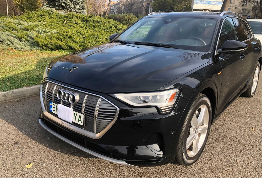 AUDI E-TRON Premium Plus