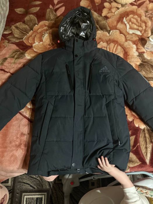 Продам зимнюю мужскую парку