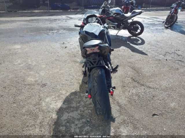 Kawasaki EX650 R 2025