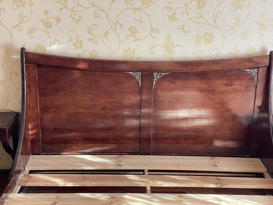 Łóżko drewniane kolonialne