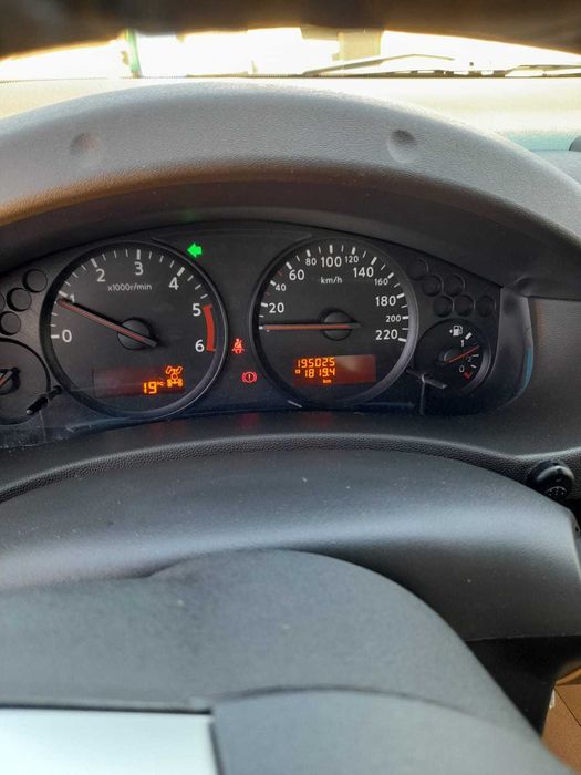 NISSAN NAVARA 2.5 dCI 190 cv - SE 4WD - 4 Portas FULL EXTRAS