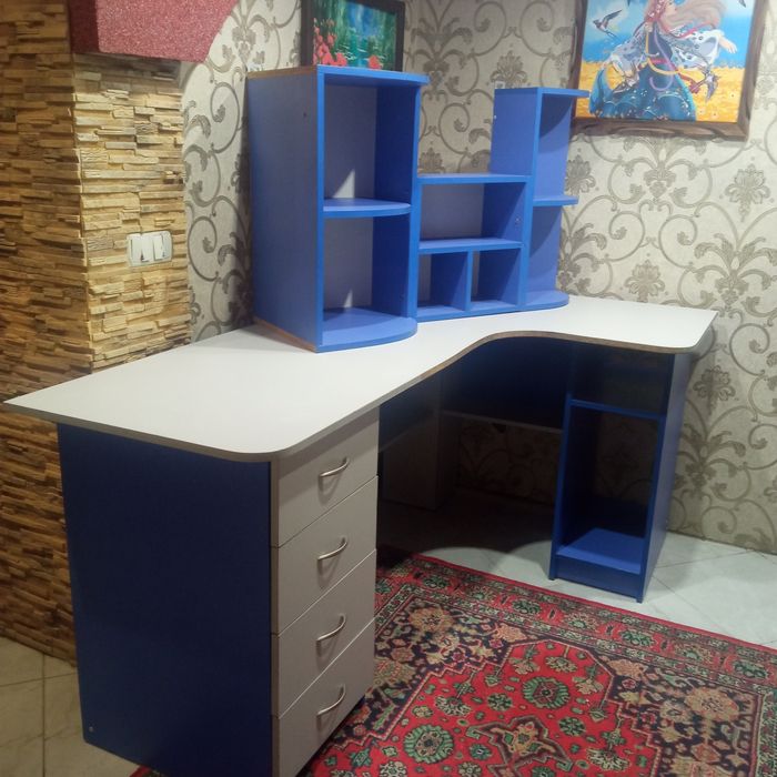 Письмовий кутовий стіл